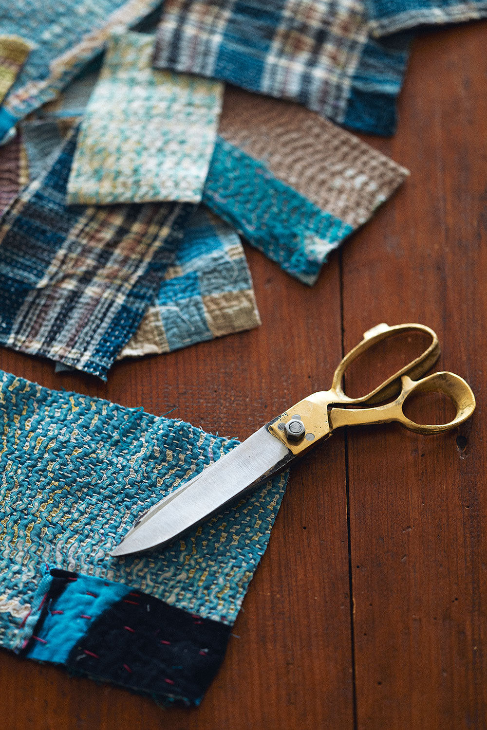 fog linen work - BRASS HANDLE SCISSORS (L)